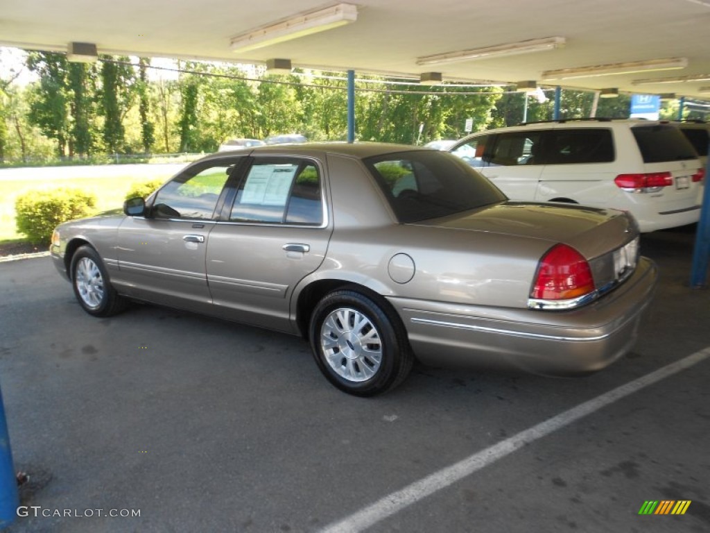 2003 Crown Victoria LX - Arizona Beige Metallic / Medium Parchment photo #27