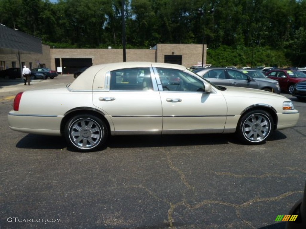 2003 Town Car Cartier - Ivory Parchment Tri Coat / Medium Dark Parchment/Light Parchment photo #6