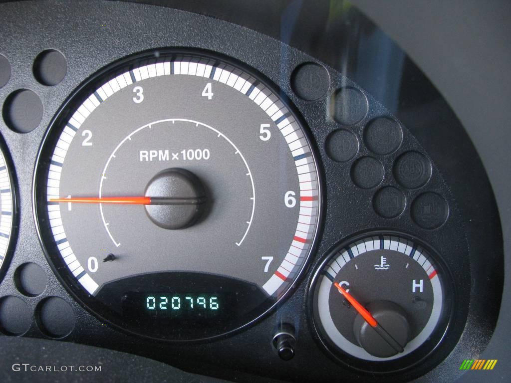 2005 Liberty Sport 4x4 - Deep Beryl Green Pearl / Khaki photo #15