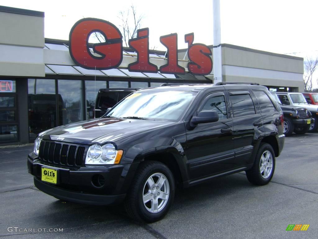 Black Jeep Grand Cherokee