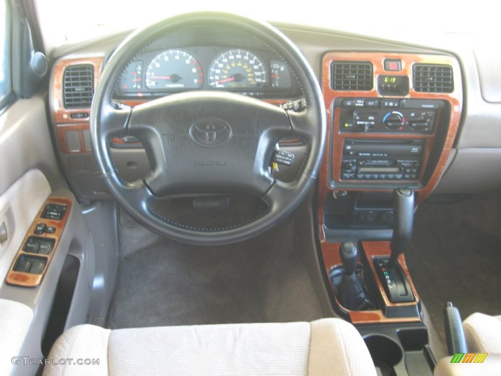 1999 4Runner SR5 4x4 - Black / Oak photo #25