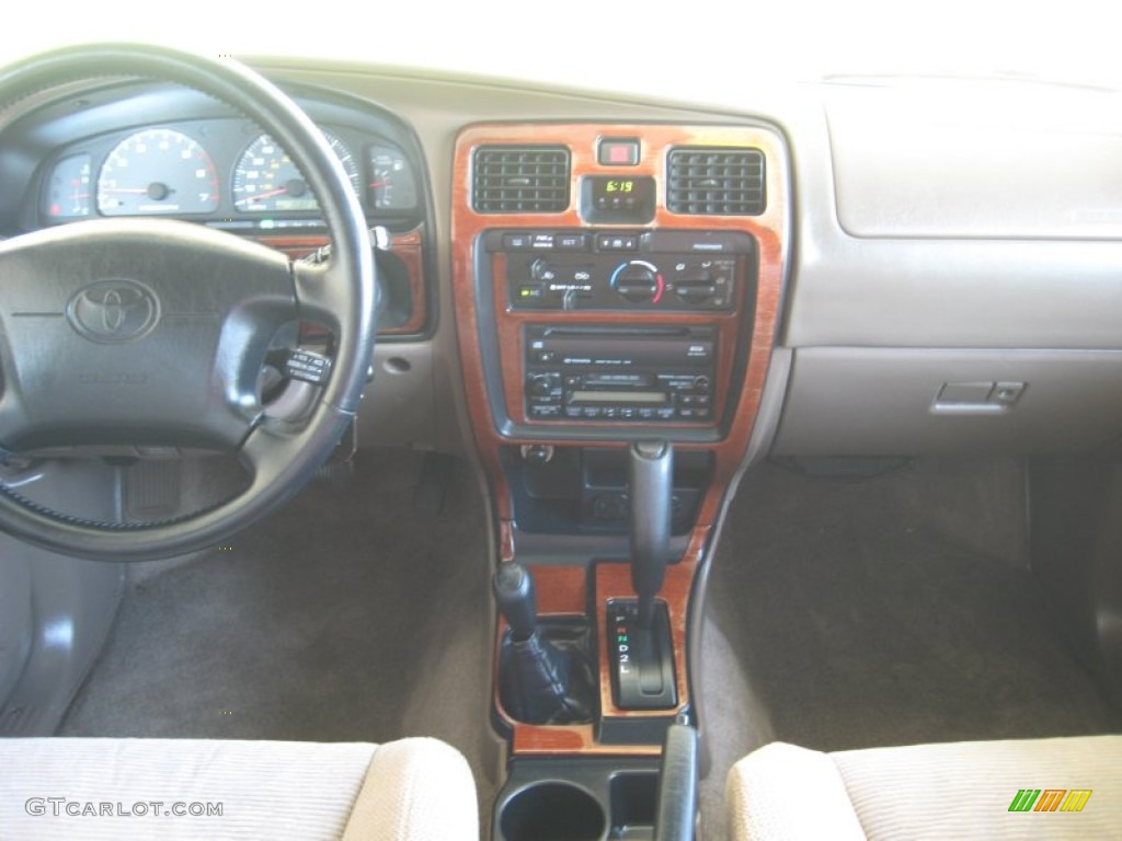 1999 4Runner SR5 4x4 - Black / Oak photo #26