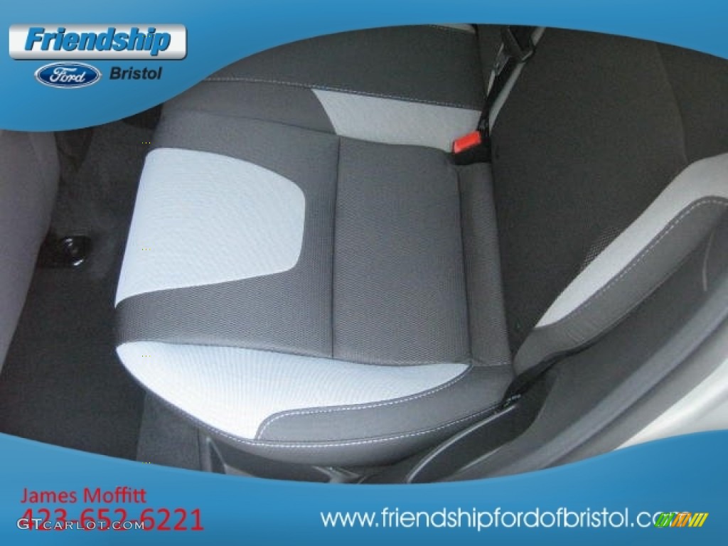 2012 Focus SE Sport 5-Door - Ingot Silver Metallic / Two-Tone Sport photo #16