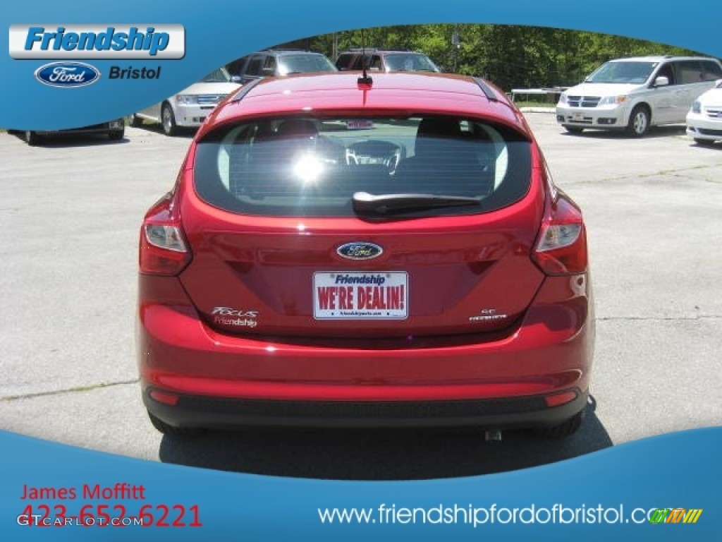 2012 Focus SE Sport 5-Door - Red Candy Metallic / Two-Tone Sport photo #7