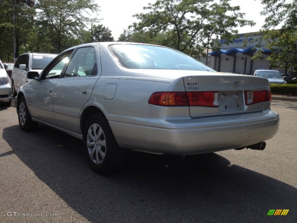 2001 Camry LE V6 - Lunar Mist Metallic / Gray photo #8