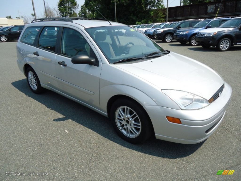 CD Silver Metallic 2002 Ford Focus SE Wagon Exterior Photo #67300160