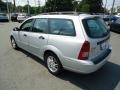 2002 CD Silver Metallic Ford Focus SE Wagon  photo #7