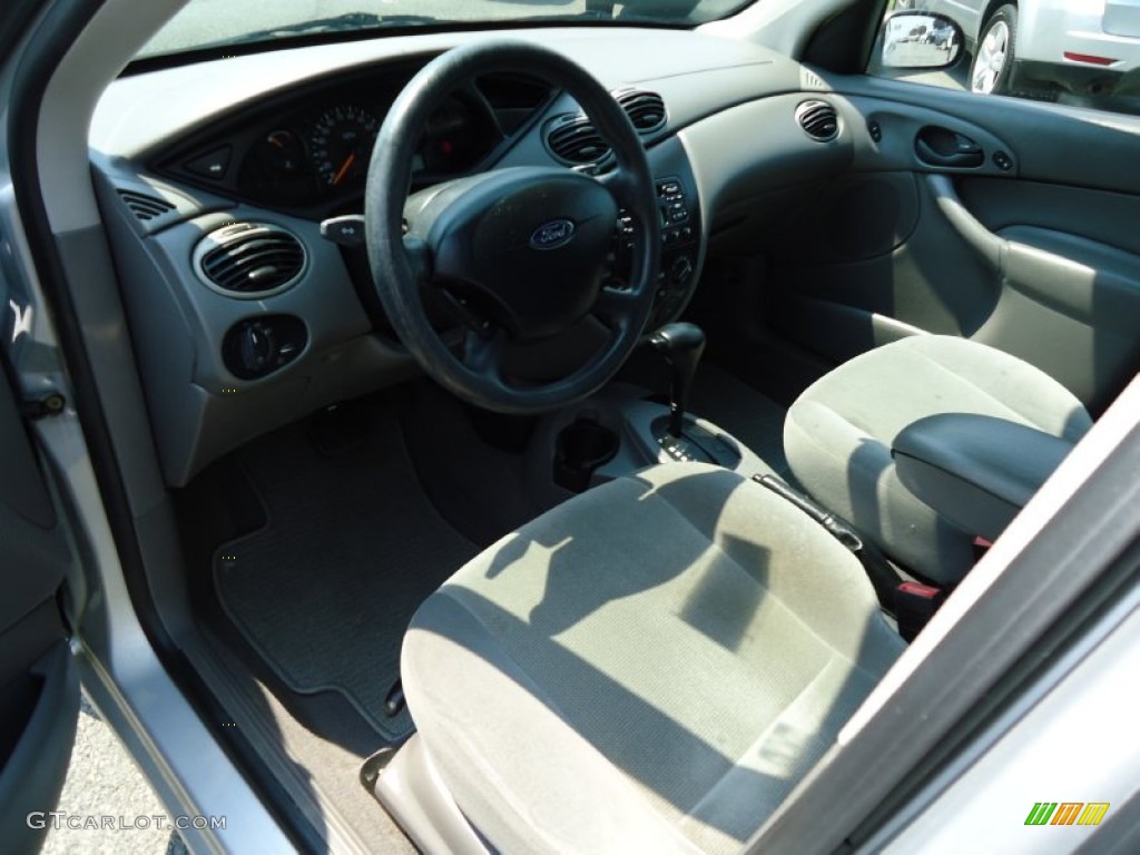 2002 Ford Focus SE Wagon Interior Color Photos