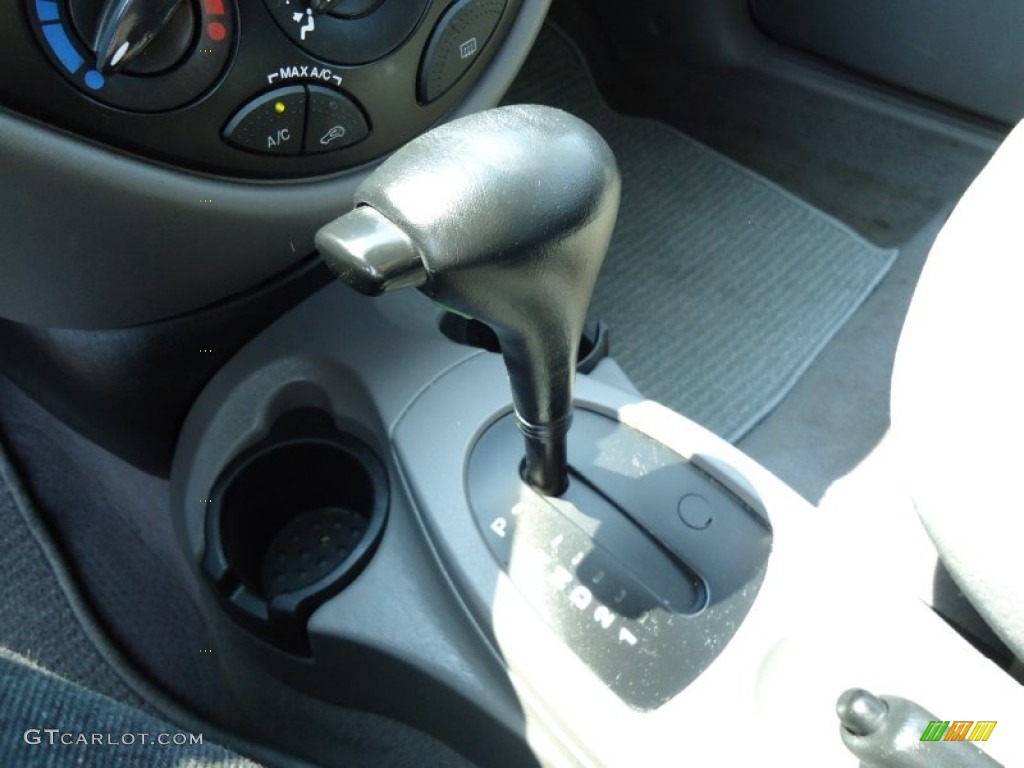 2002 Ford Focus SE Wagon 4 Speed Automatic Transmission Photo #67300355