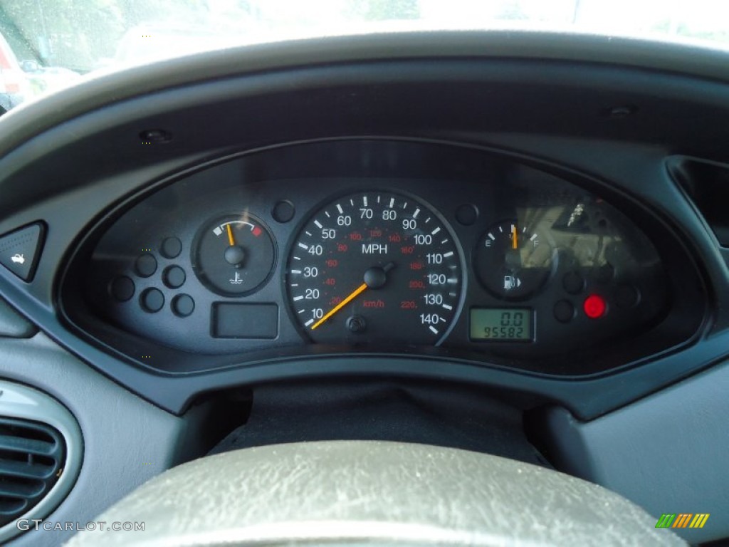 2002 Ford Focus SE Wagon Gauges Photos