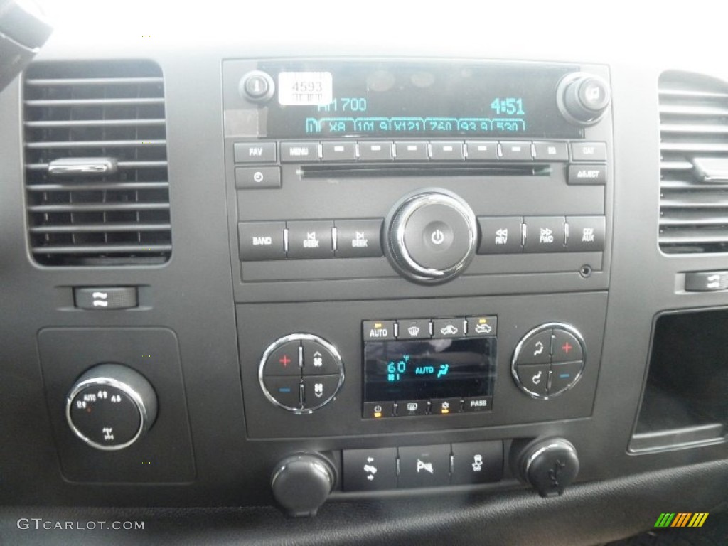 2013 GMC Sierra 1500 SLE Extended Cab 4x4 Controls Photo #67301051