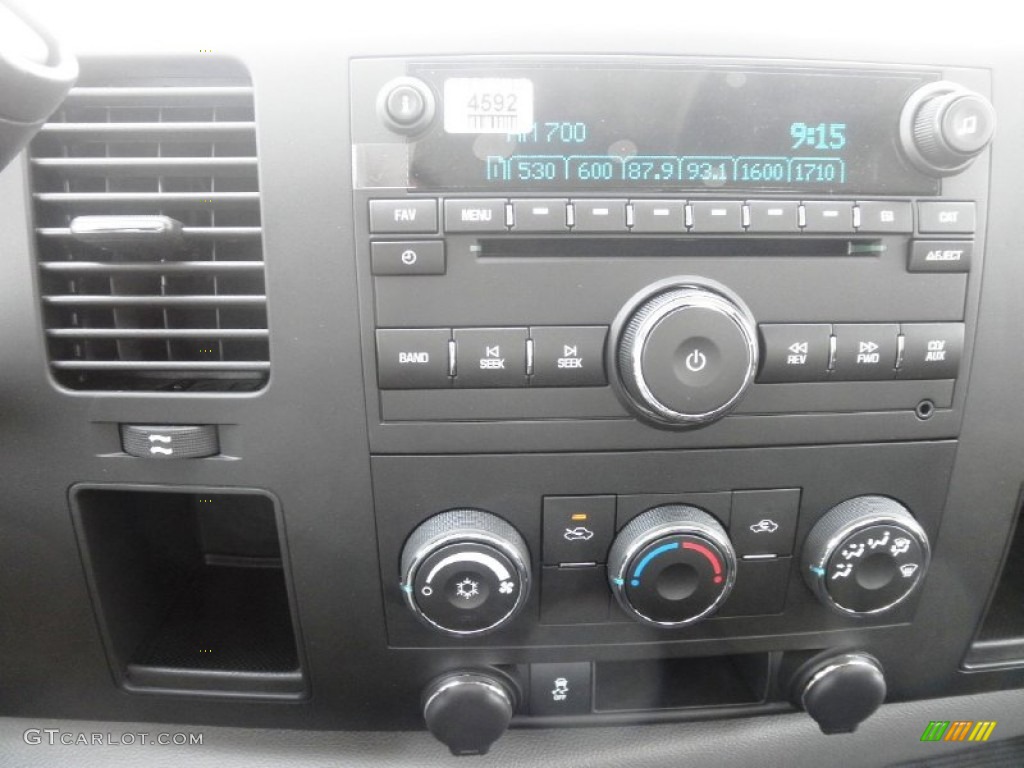 2013 GMC Sierra 1500 Regular Cab 4x4 Controls Photo #67301347