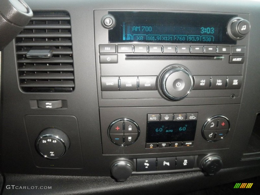 2013 GMC Sierra 2500HD SLE Extended Cab 4x4 Controls Photo #67301702