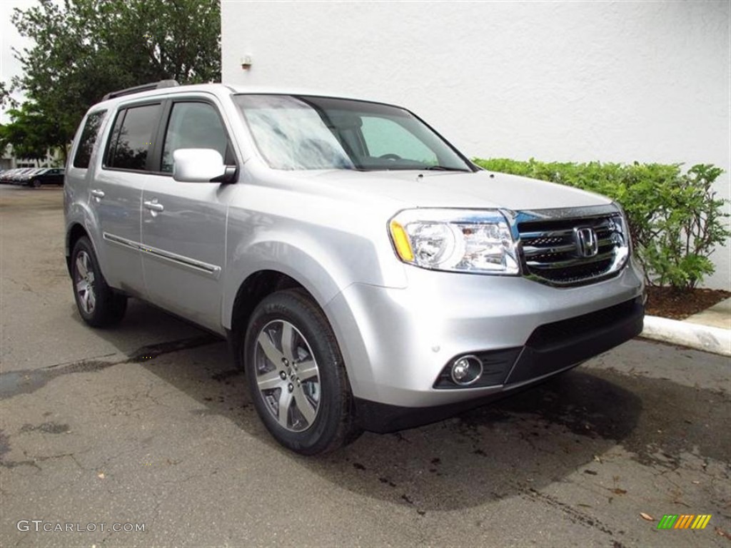 Alabaster Silver Metallic Honda Pilot