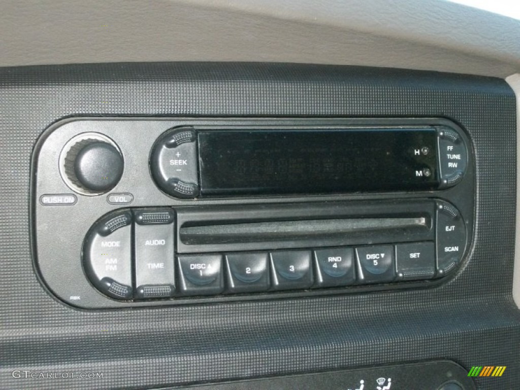 2005 Ram 1500 SLT Regular Cab 4x4 - Flame Red / Taupe photo #16