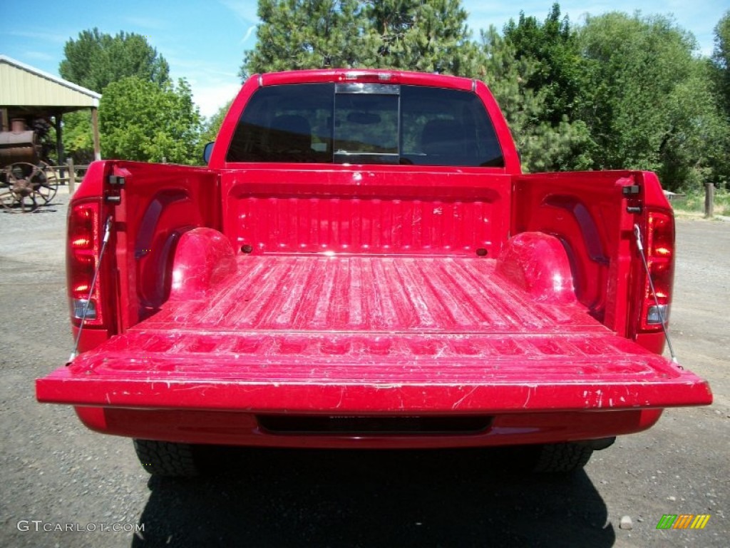2005 Ram 1500 SLT Regular Cab 4x4 - Flame Red / Taupe photo #28