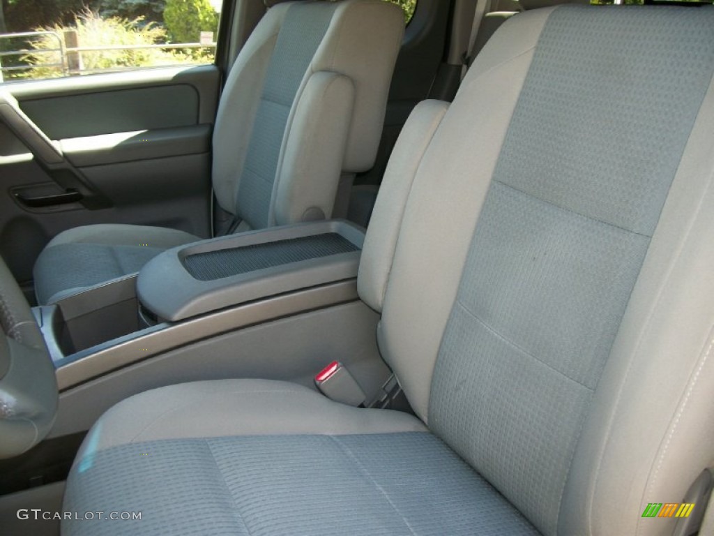 2007 Titan SE King Cab 4x4 - White / Steel Gray photo #9