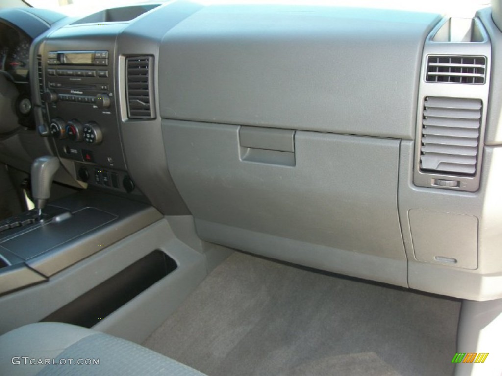 2007 Titan SE King Cab 4x4 - White / Steel Gray photo #23