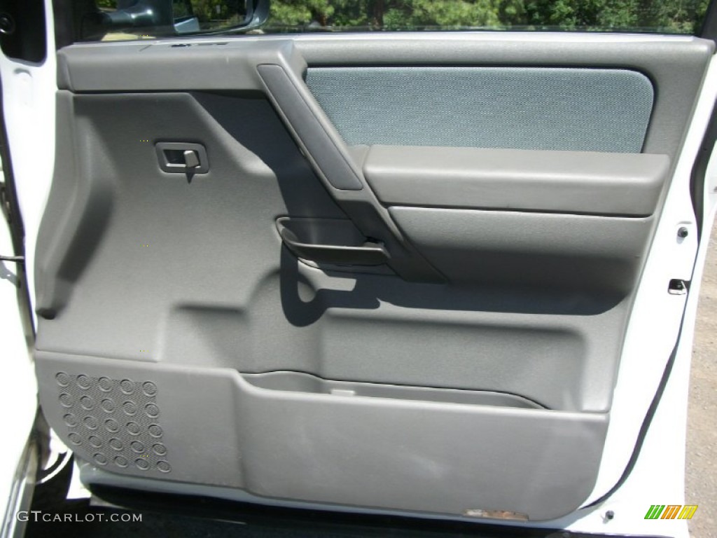 2007 Titan SE King Cab 4x4 - White / Steel Gray photo #27