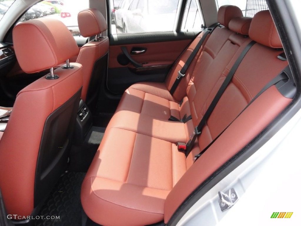2010 BMW 3 Series 328i xDrive Sports Wagon Rear Seat Photos