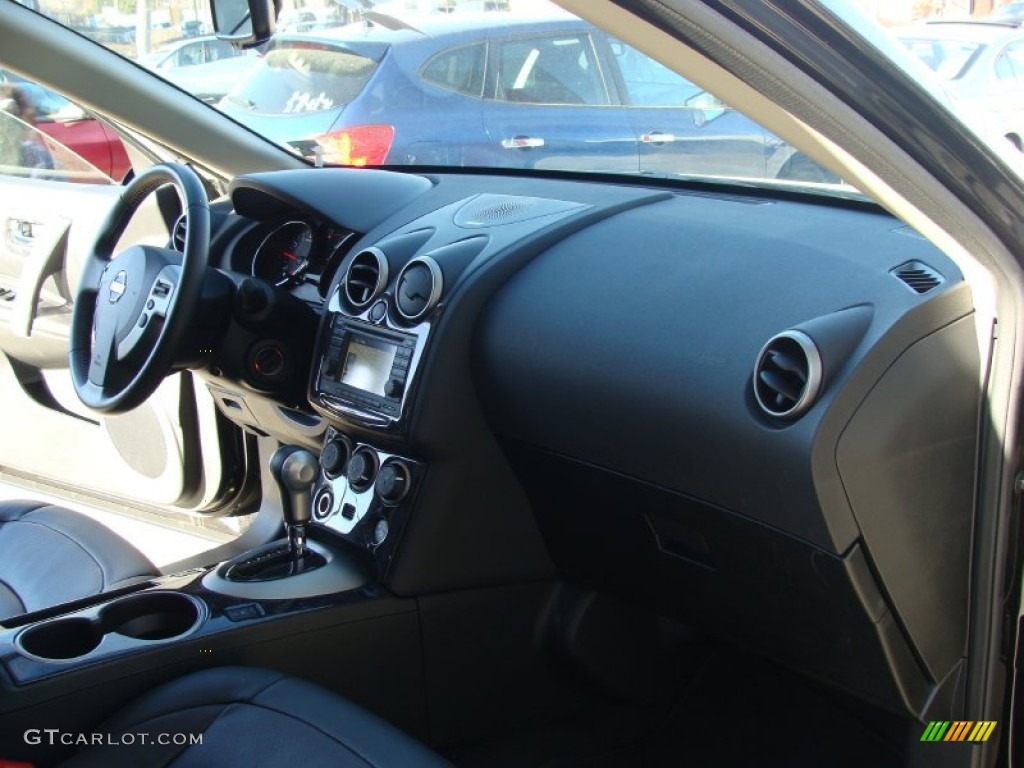 2011 Rogue SL AWD - Wicked Black / Black photo #15