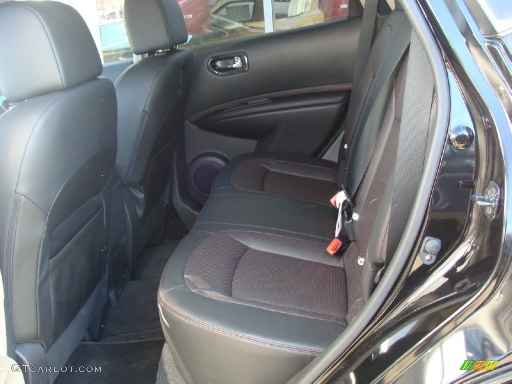 2011 Rogue SL AWD - Wicked Black / Black photo #18