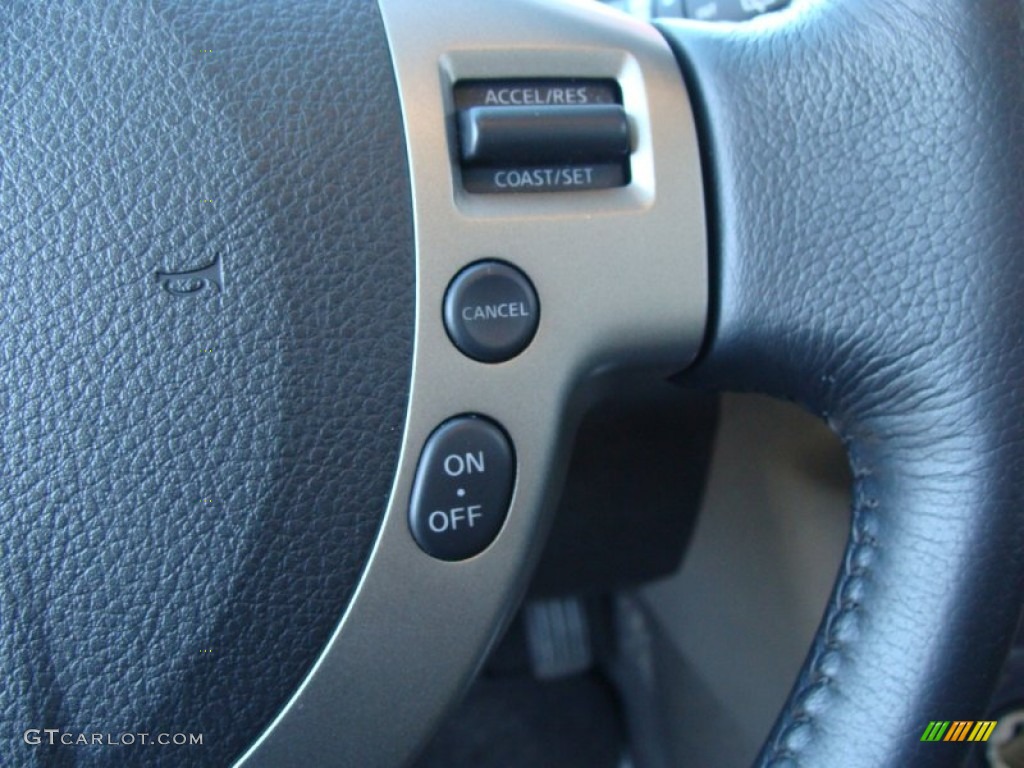 2011 Rogue SL AWD - Wicked Black / Black photo #21