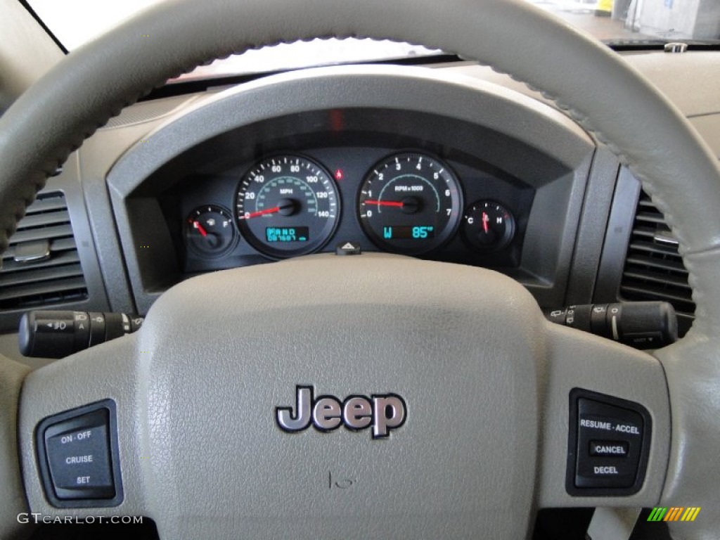 2005 Grand Cherokee Laredo - Inferno Red Crystal Pearl / Khaki photo #16