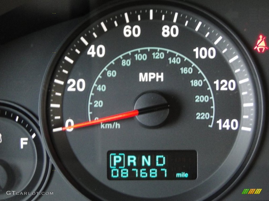 2005 Grand Cherokee Laredo - Inferno Red Crystal Pearl / Khaki photo #18