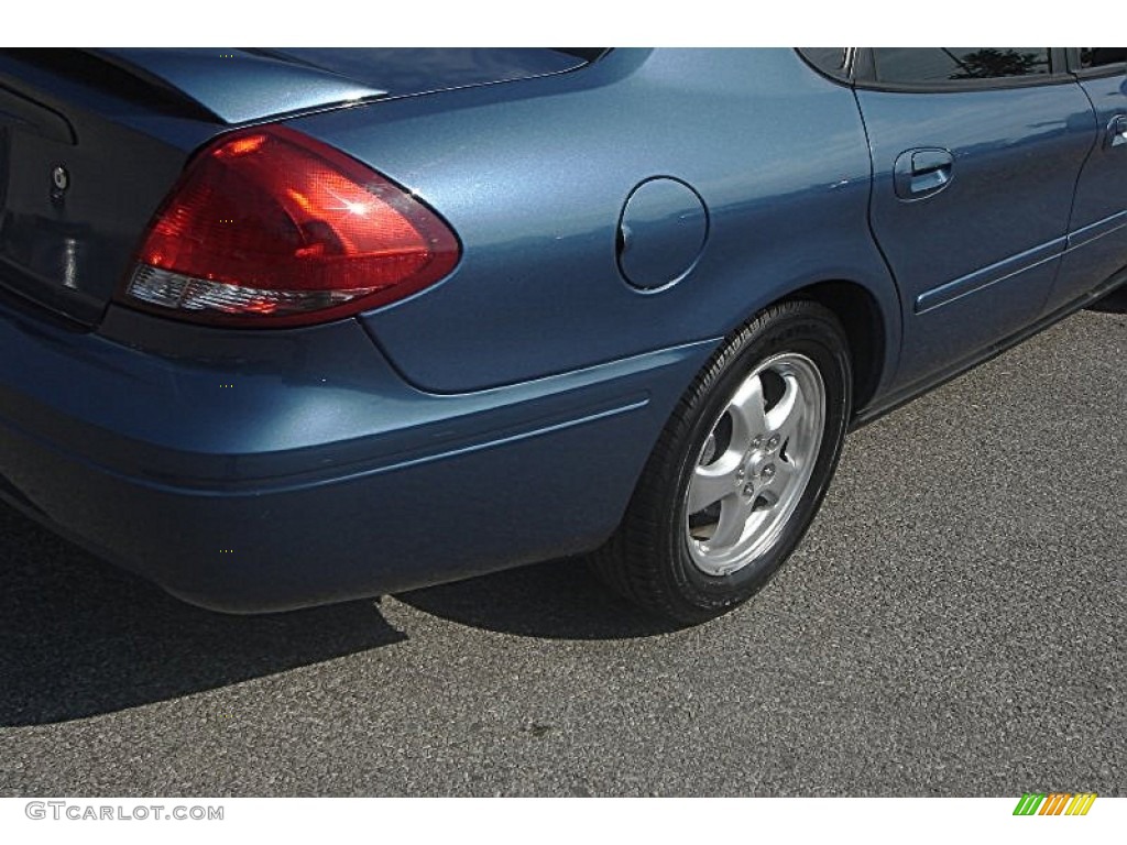 2004 Taurus SES Sedan - True Blue Metallic / Medium Parchment photo #4