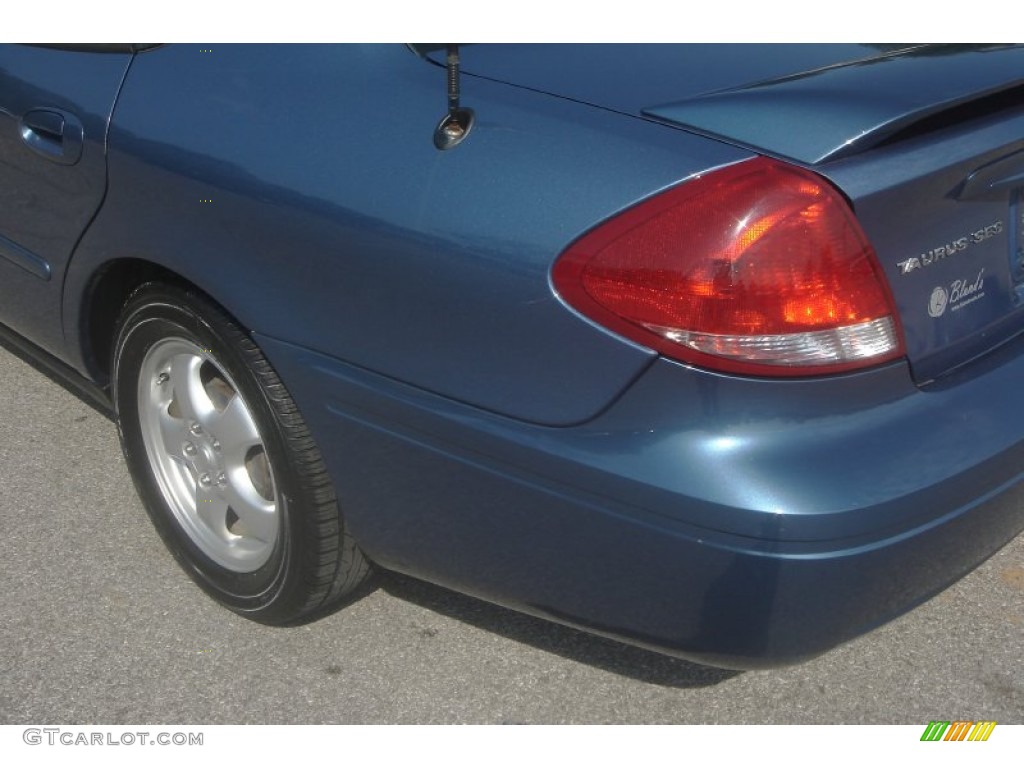 2004 Taurus SES Sedan - True Blue Metallic / Medium Parchment photo #29