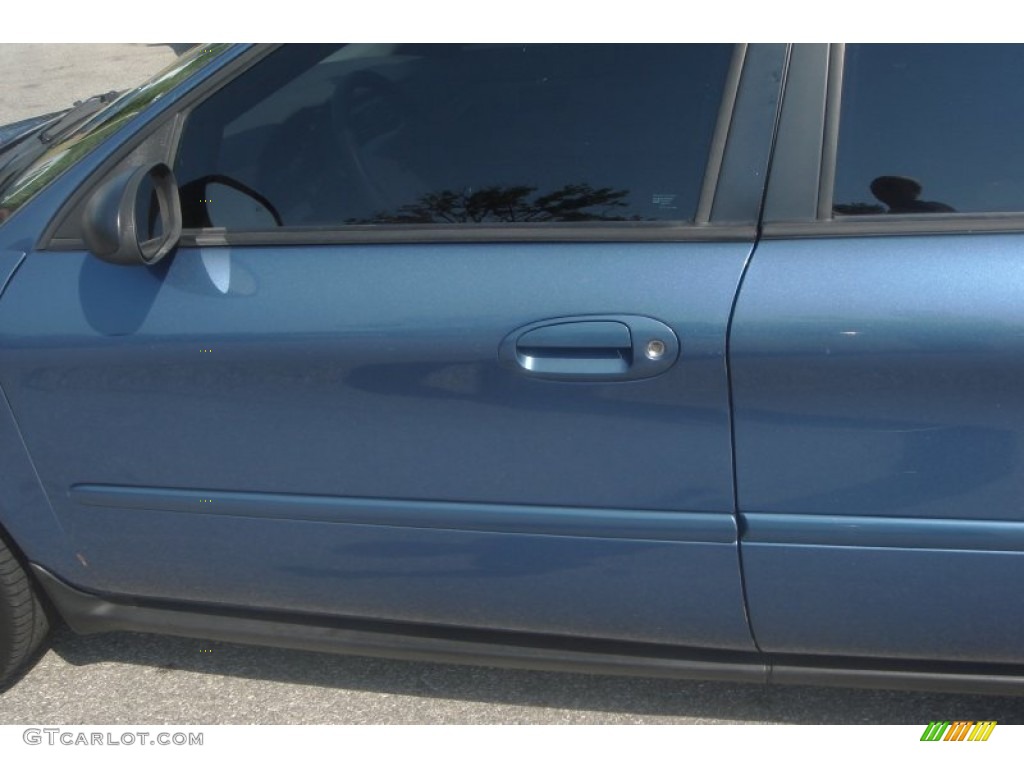 2004 Taurus SES Sedan - True Blue Metallic / Medium Parchment photo #31