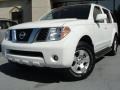 Avalanche White - Pathfinder SE Photo No. 2