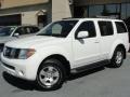 Avalanche White - Pathfinder SE Photo No. 3