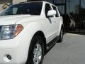 Avalanche White - Pathfinder SE Photo No. 7