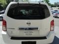 Avalanche White - Pathfinder SE Photo No. 9