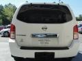Avalanche White - Pathfinder SE Photo No. 10