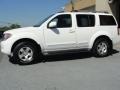 Avalanche White - Pathfinder SE Photo No. 13