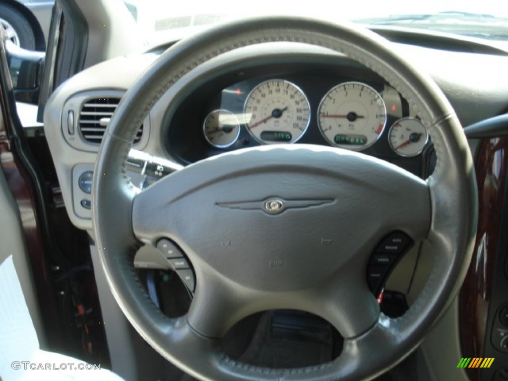 2003 Chrysler Town & Country LXi Steering Wheel Photos