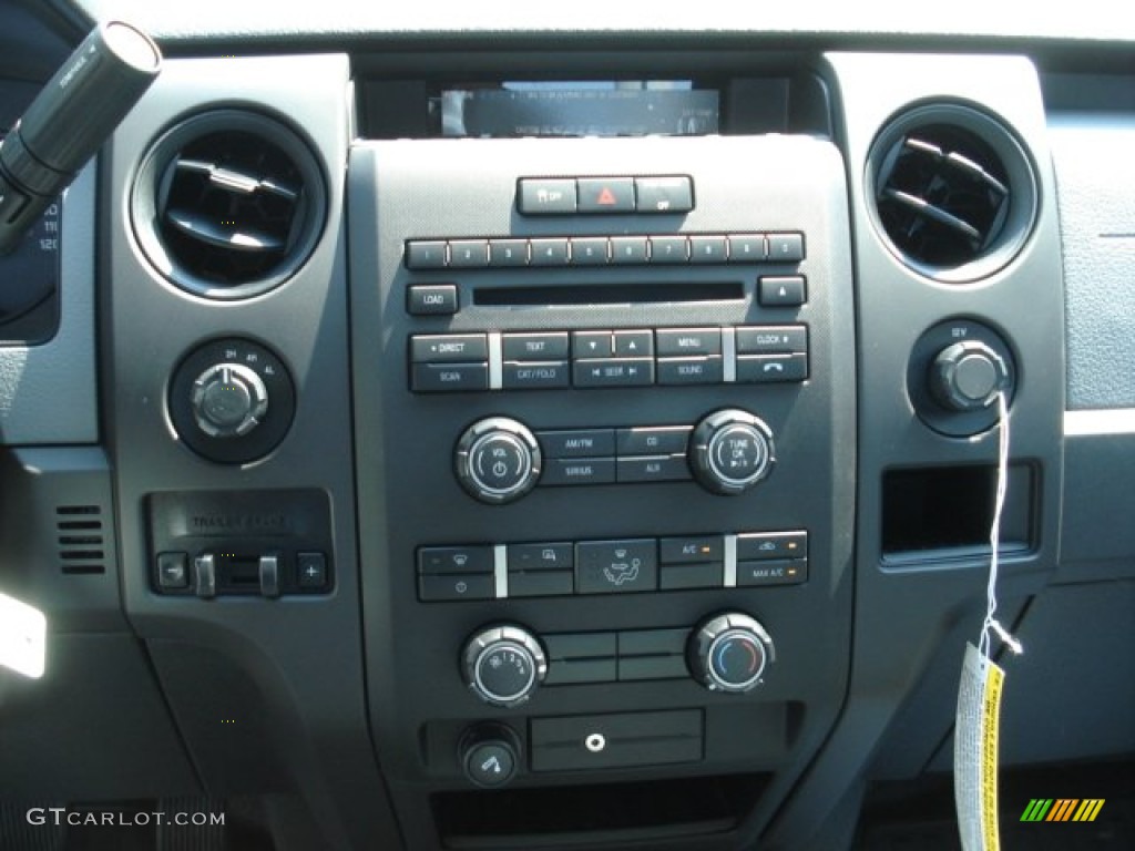 2012 Ford F150 XL Regular Cab 4x4 Controls Photo #67338386