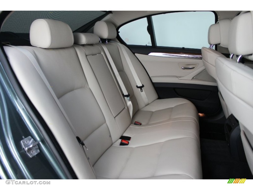 Oyster/Black Interior 2011 BMW 5 Series 550i xDrive Sedan Photo #67341446