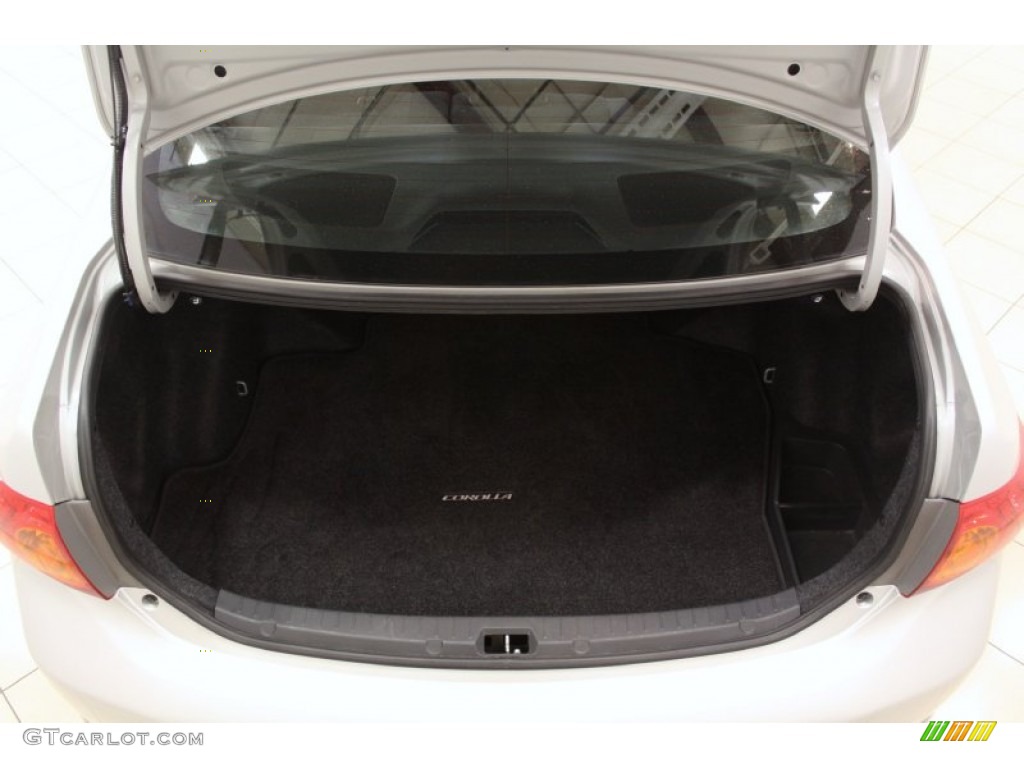 2010 Toyota Corolla S Trunk Photo #67341485