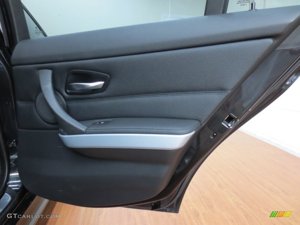 2010 3 Series 335i xDrive Sedan - Black Sapphire Metallic / Black photo #27