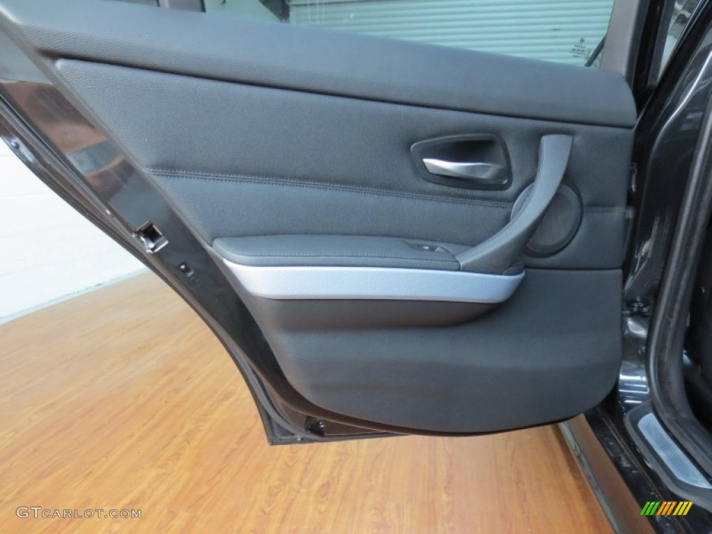2010 3 Series 335i xDrive Sedan - Black Sapphire Metallic / Black photo #28
