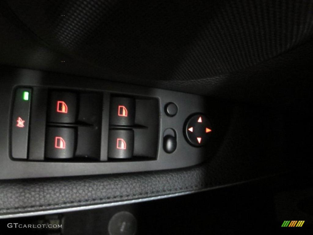 2010 3 Series 335i xDrive Sedan - Black Sapphire Metallic / Black photo #30