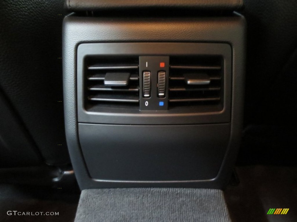 2010 3 Series 335i xDrive Sedan - Black Sapphire Metallic / Black photo #33