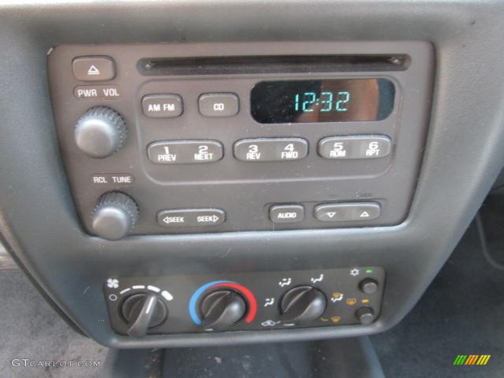 2003 Cavalier Coupe - Victory Red / Graphite Gray photo #12