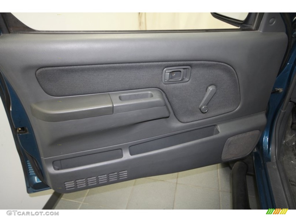 2003 Nissan Frontier XE V6 Crew Cab Gray Door Panel Photo #67349739