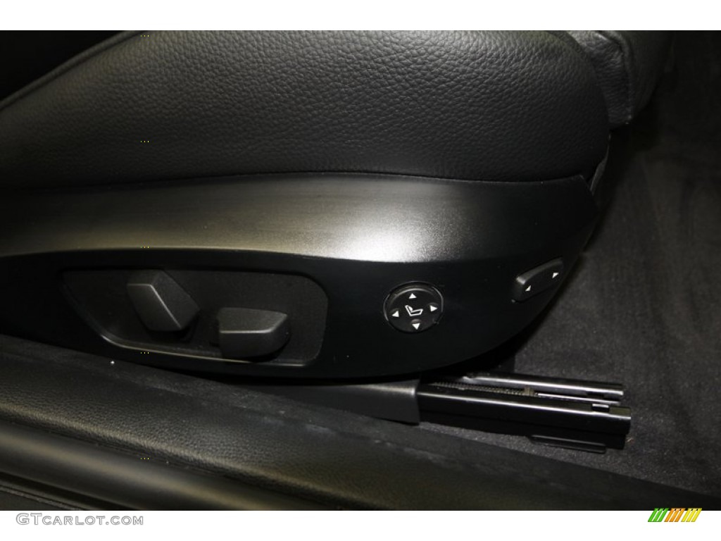 2011 3 Series 335i Coupe - Alpine White / Black photo #32