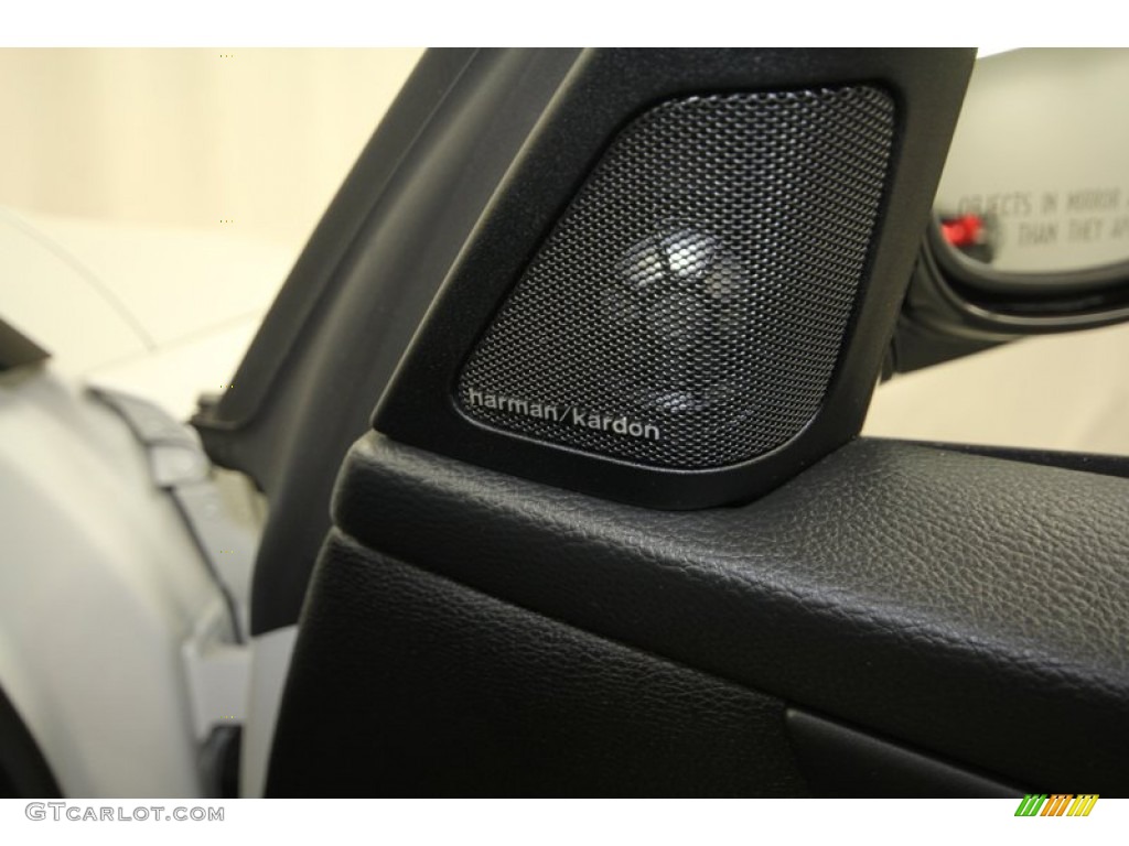 2011 3 Series 335i Coupe - Alpine White / Black photo #34